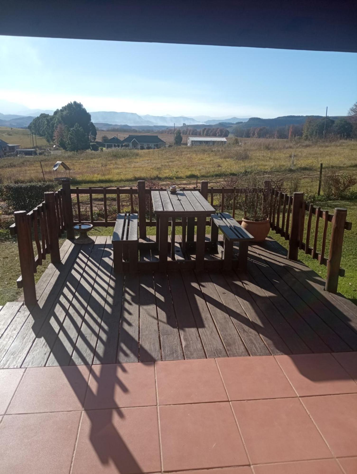 J&B Lodge Underberg Buitenkant foto