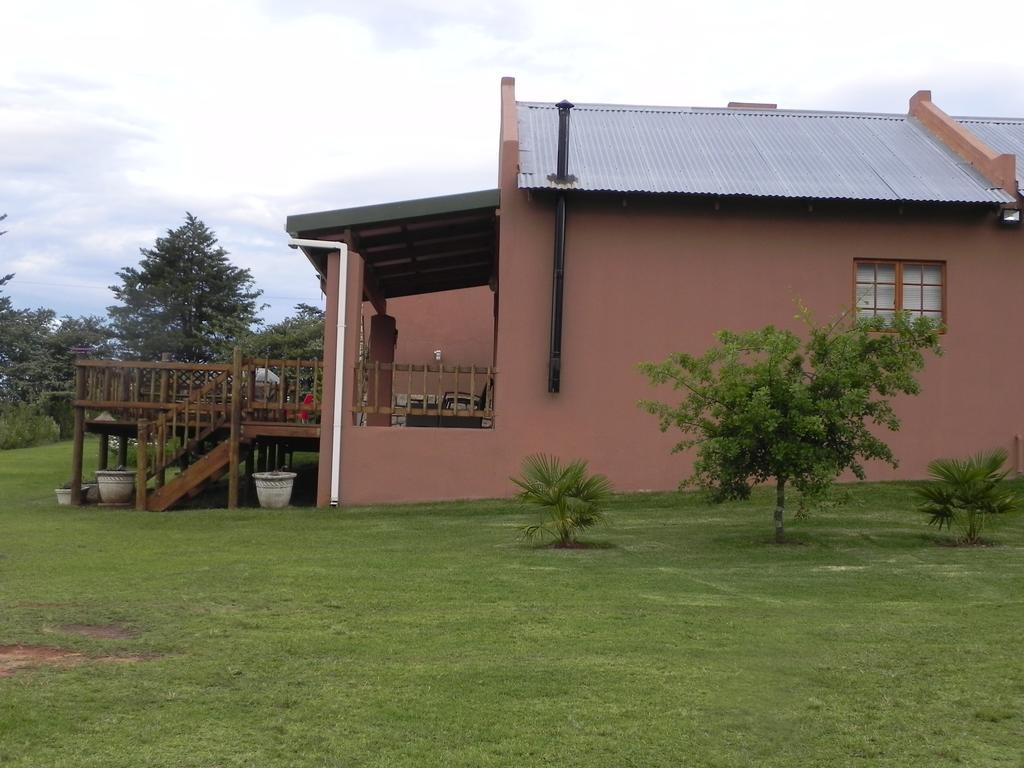 J&B Lodge Underberg Buitenkant foto